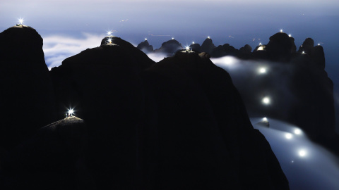 (2019) Iluminación de las Agujas de Montserrat para conmemorar el 1 de octubre en 2019.