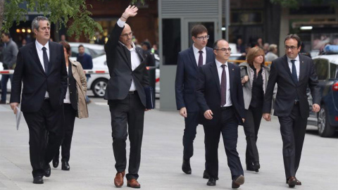 Los exconsejeros de la Generalitat Joaquim Forn (Interior), Dolors Bassa (Trabajo), Raul Romeva (Exteriores),Carles Mundó (Justicia), Jordi Turull (Presidencia),Maritxel Borrás (Gobernación), y Josep Rull (Territorio) a su llegada a la Audi