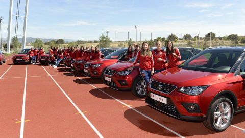 Seat ha regalado un coche a cada jugadora, un gran obsequio en comparación con la taza que recibieron tras el mundial de 2015 en Canadá