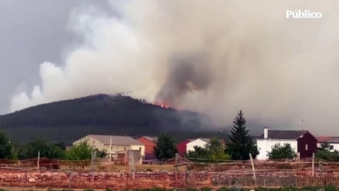 El calor dificulta los trabajos de extinción de los incendios activos en España