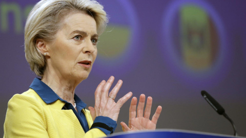 La presidenta de la Comisión Europea, Ursula von der Leyen, da una rueda de prensa sobre los dictámenes de la Comisión sobre las solicitudes de adhesión a la UE de Ucrania, Moldavia y Georgia en Bruselas, Bélgica, el 17 de junio de 2022.