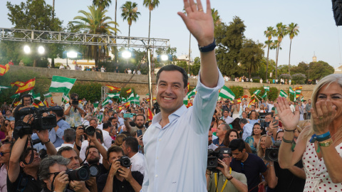 El presidente del PP-A y candidato a la reelección Presidencial de la Junta, Juanma Moreno clausura el acto de cierre de campaña del PP