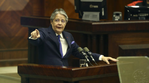 El presidente de Ecuador, Guillermo Lasso, interviene durante un juicio político de censura en su contra, en la sede de la Asamblea Nacional, en Quito.