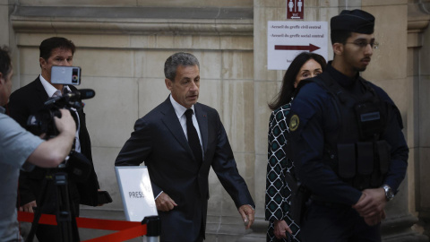 El expresidente francés, Nicolas Sarkozy, en su llegada  a los juzgados de París, Francia, el 17 de mayo de 2023.