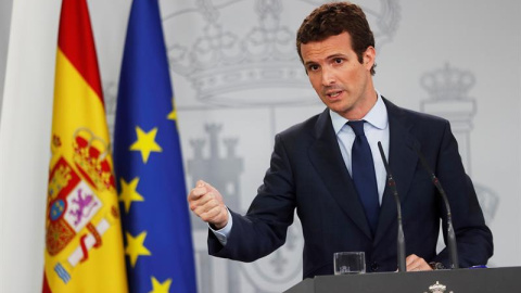 El líder del PP, Pablo Casado, durante la rueda de prensa que ofrece tras la reunión que ha mantenido con el presidente del Gobierno, Pedro Sánchez/ EFE (Fernando Alvarado)