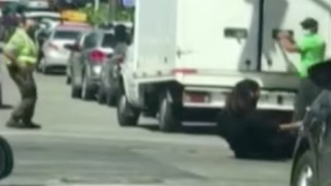 Captura de vídeo del malabarista tiroteado por un policía en Chile.