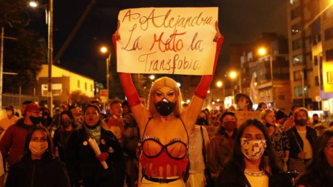 Foto de archivo de una manifestación contra el asesinato de una transexual en Colombia.