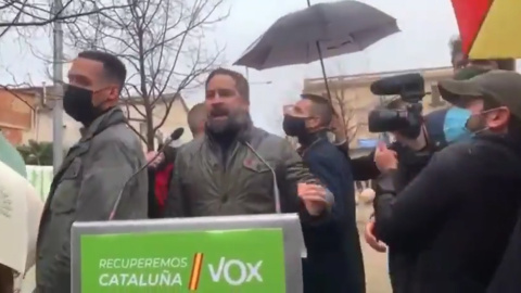 Lanzan objetos contra Abascal en Salt (Girona)