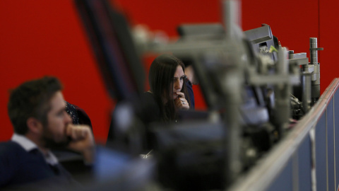 Un operador del mercado de Londres. REUTERS