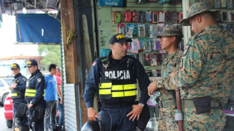 Imagen de archivo de agentes policiales de Costa Rica. / EFE