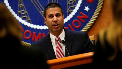 Chairman Ajit Pai habla tras la Comisión Federal de Comunicaciones. REUTERS/Aaron P. Bernstein