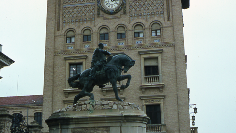 Figura de Franco a caballo que fue retirada por el Ayuntamiento de Zaragoza en 2007.