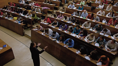 Una clase en la Universidad Complutense./PROMOMADRID/MAX ALEXANDER