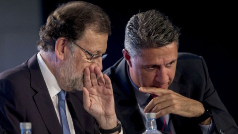 El presidente del Gobierno y del PP, Mariano Rajoy, con el candidato del PPC a las elecciones catalanas, Xavier García Albiol, en una imagen de archivo. EFE