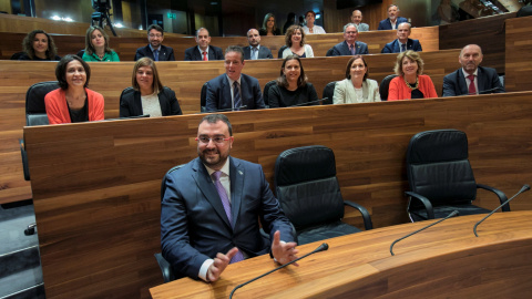 5/07/2019.- El socialista Adrián Barbón (PSOE), elegido presidente del Principado de Asturias cincuenta días después de haberse celebrado las elecciones autonómica. / EFE - ALBERTO MORANTE