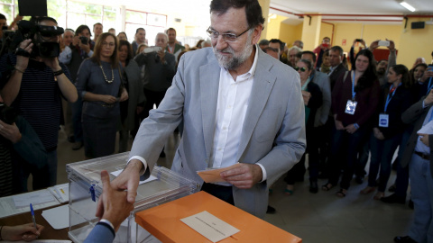 Mariano Rajoy ha votado en el Colegio Bernadette de Aravaca (Madrid). - REUTERS