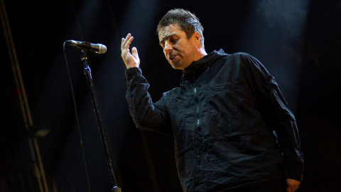 El cantante británico Liam Gallagher durante el concierto de la segunda jornada del Festival Sonorama Ribera. EFE/Paco Santamaría