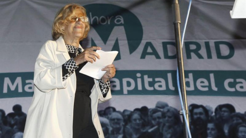 Manuel Carmena, candidata a la alcaldía por Ahora Madrid, se dirige a sus simpatizantes tras conocer los resultados electorales. EFE/Alberto Martin