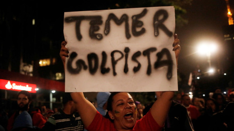 Una manifestante contra Temer en Sao Paulo. REUTERS/Nacho Doce