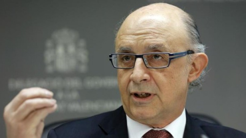 El ministro de Hacienda, Cristóbal Montoro, se opone a que Aragón ayude a las entidades de economía social con deducciones en el IRPF a sus socios.