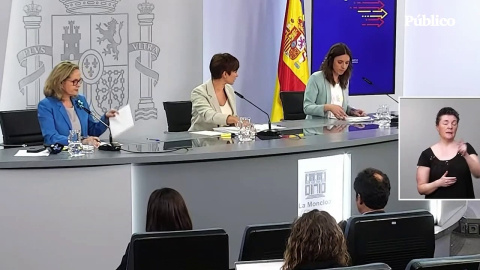 Rodríguez responde a todas las preguntas sobre Melilla pese a la presencia, a su lado, de la ministra de Igualdad, Irene Montero