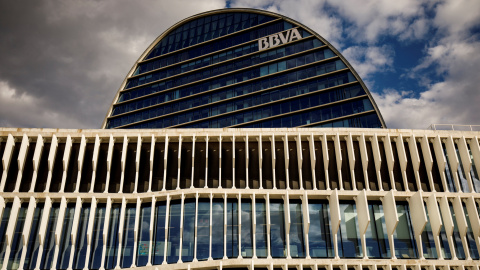 Sede del banco BBVA en la zona norte de Madrid, en el edificio conocido como 'La Vela'. REUTERS/Juan Medina