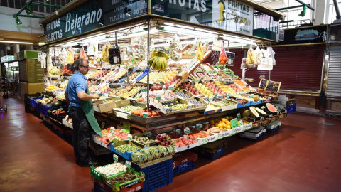 Puesto de frutas en un mercado en Madrid. E.P.