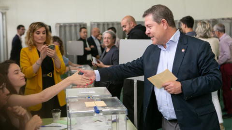 Page (PSOE) invita a votar pensando en el futuro y confía que de las urnas salga hoy "una Castilla-La Mancha en positivo"