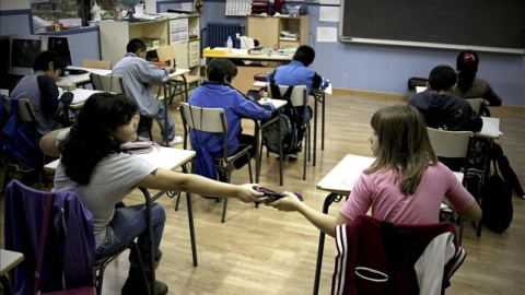 En la imagen, una clase durante un examen. EFE/Archivo