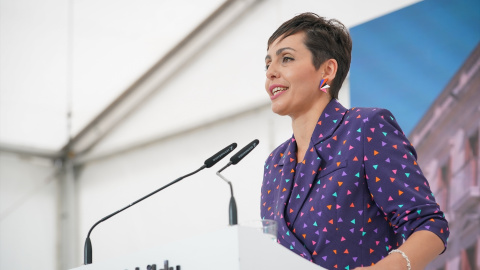 La candidata de la formación a la Alcaldía de Vitoria-Gasteiz, Rocío Vitero, interviene durante un acto de campaña electoral de EH Bildu.