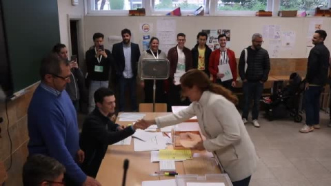 Mónica García pide a los madrileños votar "como si la vida nos fuera en ello"