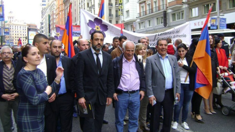 Kurdos españoles se manifiestan junto a asirios y armenios contra el genocidio, en Madrid.