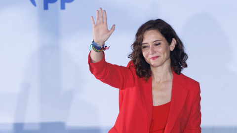 Isabel Díaz Ayuso celebra la victoria del partido en la sede nacional del PP, a 28 de mayo de 2023, en Madrid.