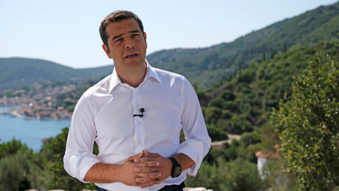 El primer ministro griego, Alexis Tsipras, en su mensaje a la nación desde la isla de Itaca, tras el fin del rescate. REUTERS