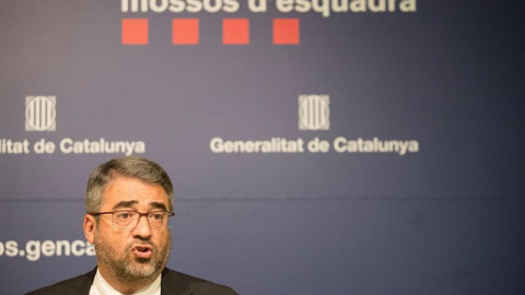 21/08/2018.- El director de los Mossos d'Esquadra, Andreu Joan Martínez, durante la rueda de prensa en la que ha defendido hoy que la actuación de la agente que ayer abatió a un supuesto terrorista que irrumpió en la comisaría de Cornellà (