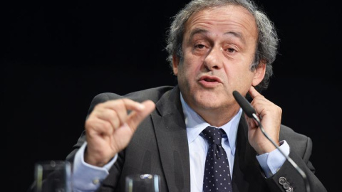 El presidente de la UEFA, el francés Michel Platini durante una rueda de prensa celebrada en el hotel Kameha en Zúrich. /EFE