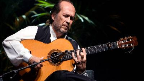 El guitarrista Paco de Lucía durante un concierto. EFE/Archivo