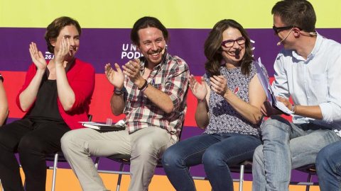 Pablo Iglesias en el mitin de Mallorca junto a Ada Colau, Mónica Oltra e Iñigo Errejón. EFE/CATI CLADERA