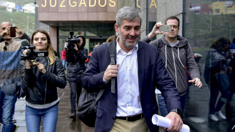 El presidente del Gobierno de Canarias, Fernando Clavijo, a la salida de los juzgados. Foto cedida por CANARIAS7