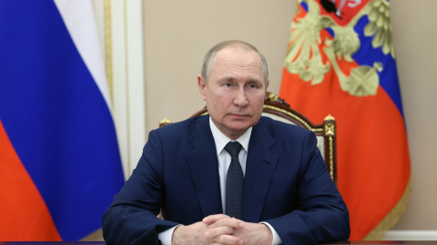 01/07/2022 - El presidente ruso Vladimir Putin pronuncia un discurso por teleconferencia ante los participantes del IX Foro de Regiones de Rusia y Bielorrusia en Moscú, el 1 de julio de 2022.