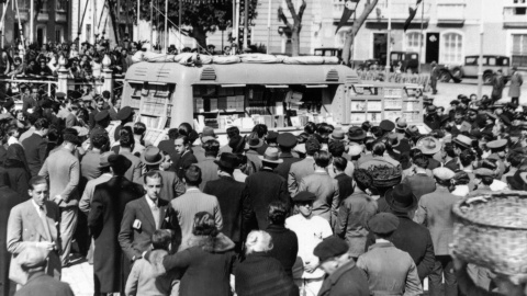 El camión-librería que llevó la Feria del Libro de Madrid a los pueblos de España.