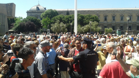 Fotografía de la manifestación "anti-Podemos" que se ha celebrado este sábado en Colón / A.I