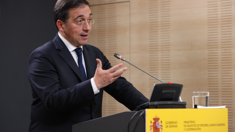 01/07/2022 El ministro español de Asuntos Exteriores, José Manuel Albares, ofrece una rueda de prensa durante la visita de la canciller chilena, Nozomi Okuhara, en Madrid