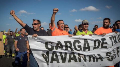 Trabajadores de Navantia protestan por la posible cancelación del contrato con Arabia Saudí para las construcción de cinco corbetas militares.- EFE/Román Ríos