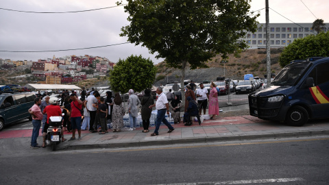 Largas colas en la frontera de Ceuta por la Operación Paso del Estrecho, a 2 de julio de 2022.