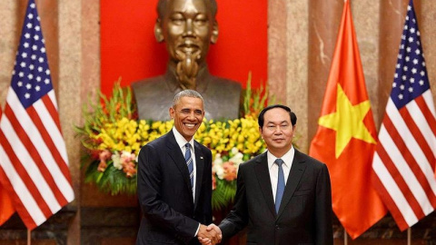 El presidente de EEUU, Barack Obama, junto al presidente de Vietnam, Tran Dai Quang. EFE/STR