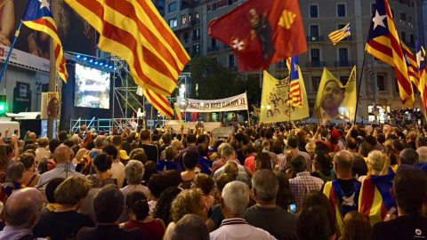 Manifestació davant la Conselleria d'Economia en el primer aniversari del 20S. / Francesc Peris