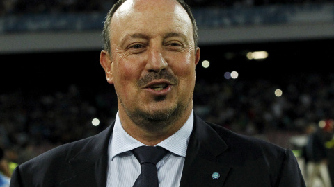 Rafa Benítez sonríe en su último partido con el Nápoles. /REUTERS