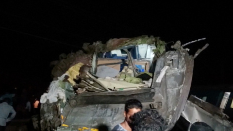 Vista de un compartimento dañado tras el accidente mortal de dos trenes, en Balasore, India, a 2 de junio de 2023.