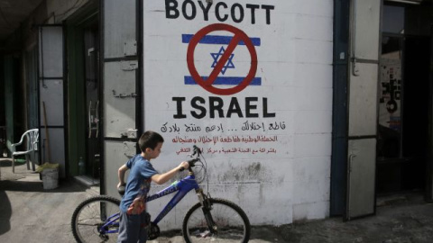 Pintada de la campaña de Boicot a Israel./ Foto vía Haaretz.com